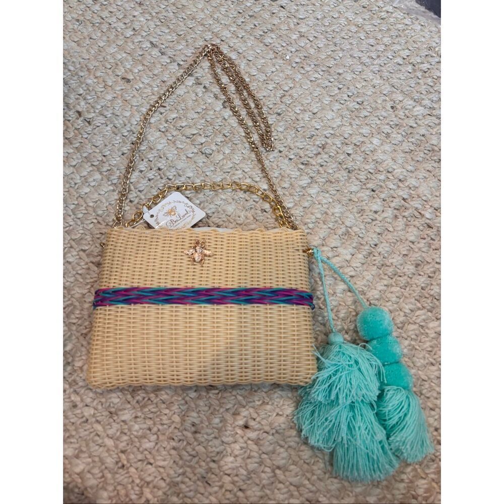 NWT BeeLoved Artisan Wicker Coastal Clutch Crossbody Bag w/ Tassel Charm - Picture 2 of 8